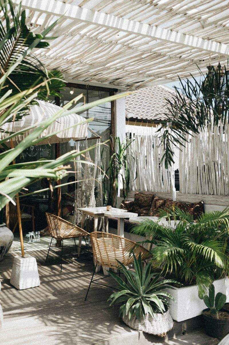 Renovación de jardín residencial para un pequeño patio urbano